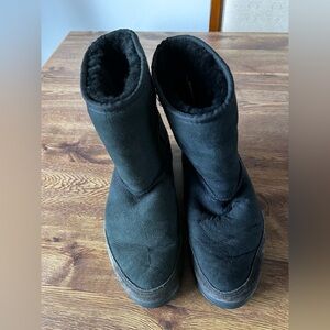 Womens Ugg Boots style 5225 woman’s size 7